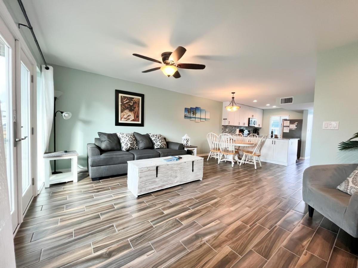 Rockport Waterfront Condo With A View Esterno foto